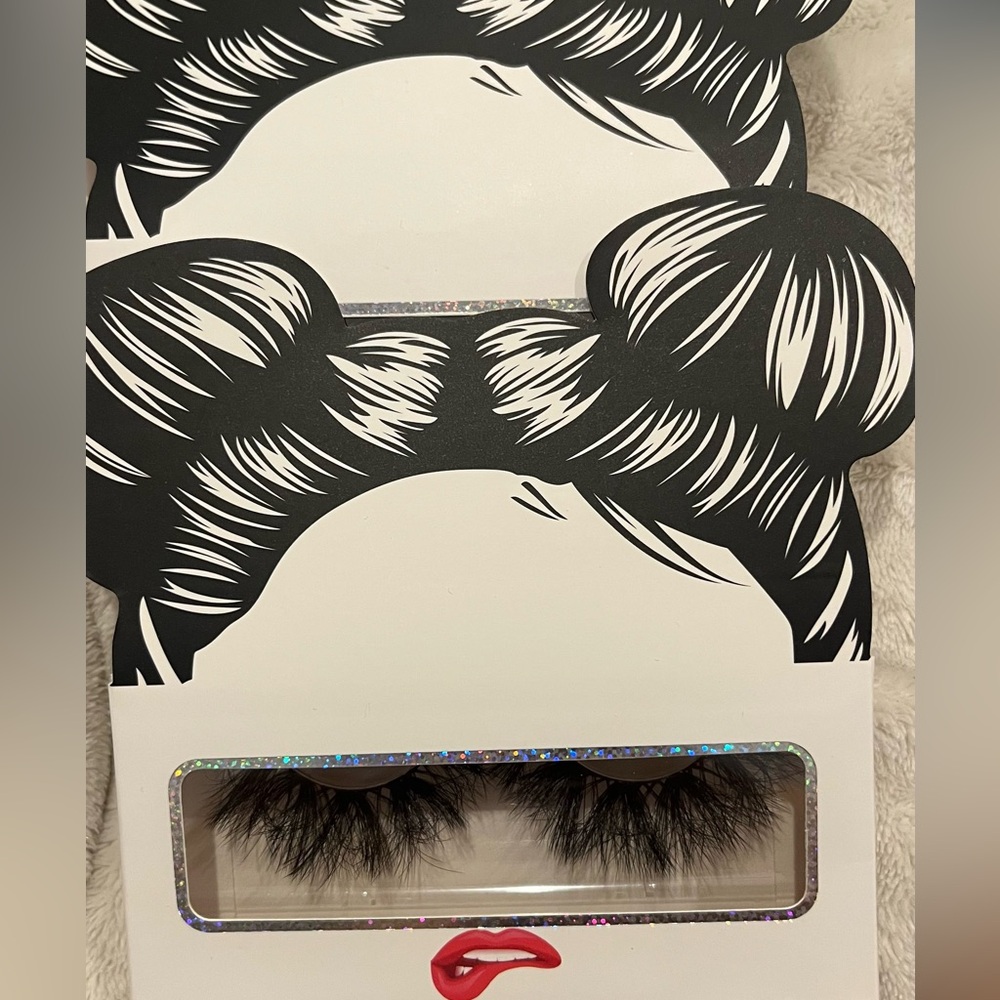 Black dramatic False Eyelashes - Picture 5 of 5